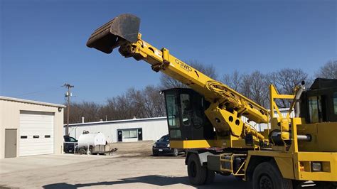 self propelled excavator